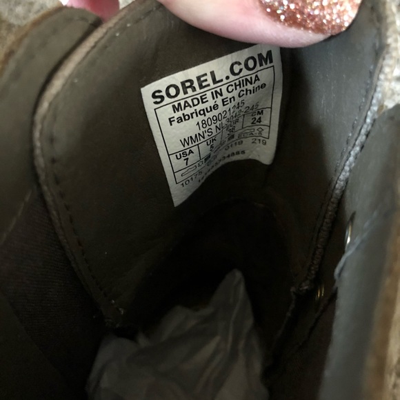 SOLD - Sorel Boots - Picture 6 of 6
